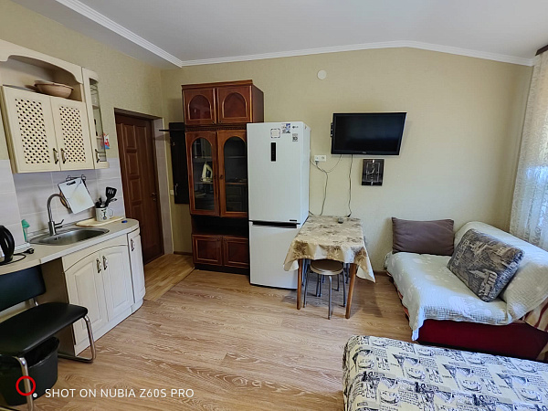 1.к.Студия.26.кв. 2 этаж. ул. Санаторская 10