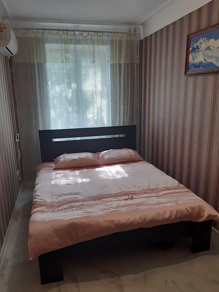 2- ком. кв. 44 м² . ул. Полупанова 